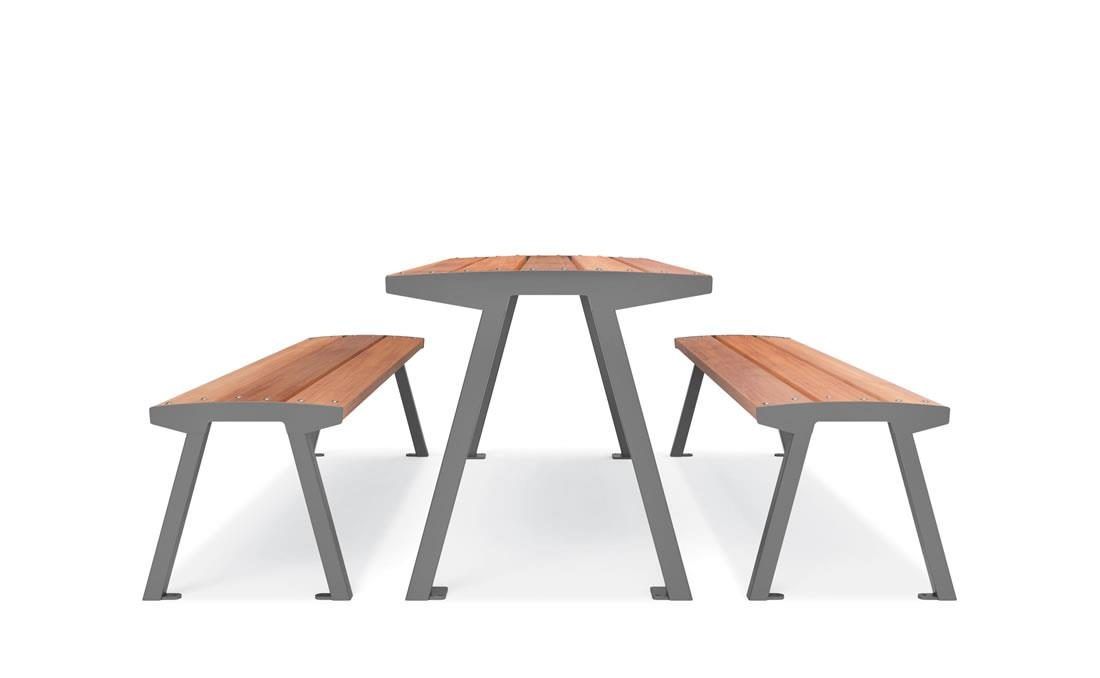 Mesa urbana exterior de madera y metálica de acero modelo Noale.