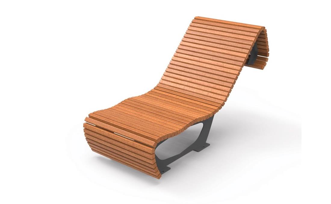 Chaise longue urbana en listones de madera 