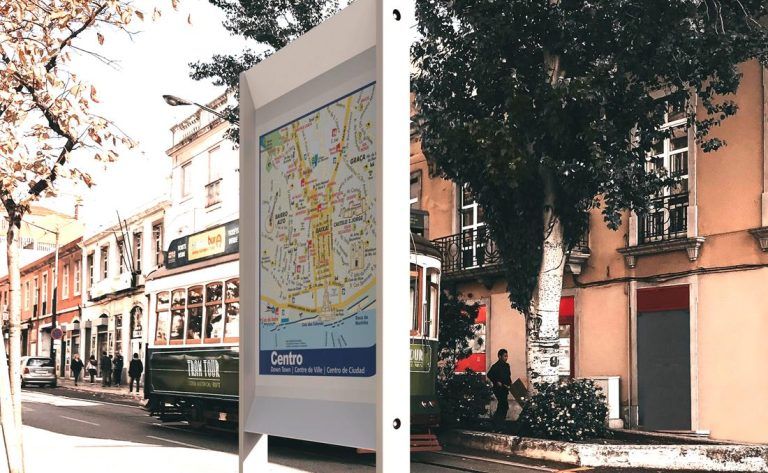 Mupi expositor publicitario Arcade.
