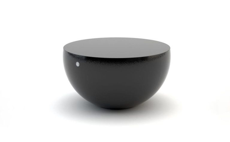 Mesa urbana de hormigón circular para exteriores e interiores.