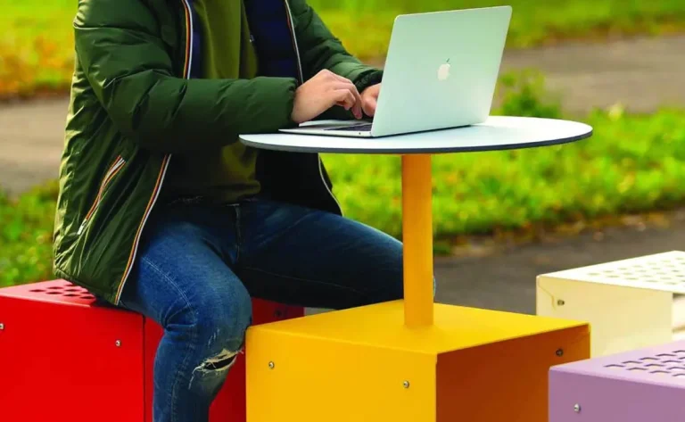 Mesa urbana de diseño para entornos singulares.