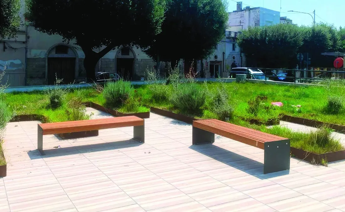 banco-sin-respaldo-madera-urbano-lena Bancas para mobiliario urbano.