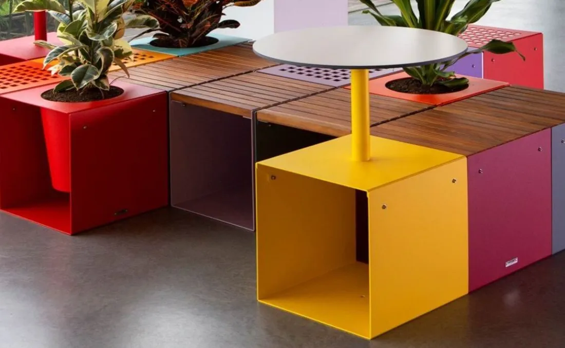 mobiliario-urbano-modular-asiento-mesa-jardinera Conjunto modular de mobiliario exterior para hoteles.