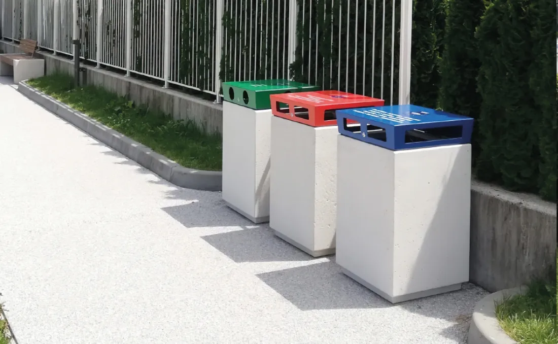 Papeleras urbanas de hormigón.
